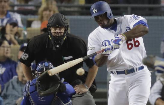 Agente deportivo niega haber traficado peloteros cubanos 