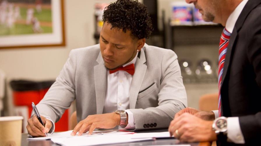 Cardenales se adelantan y “amarran” al Tsunami Martínez antes de que sea tarde