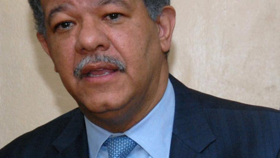 Leonel manifiesta su solidaridad a Lula por el fallecimiento de su esposa 