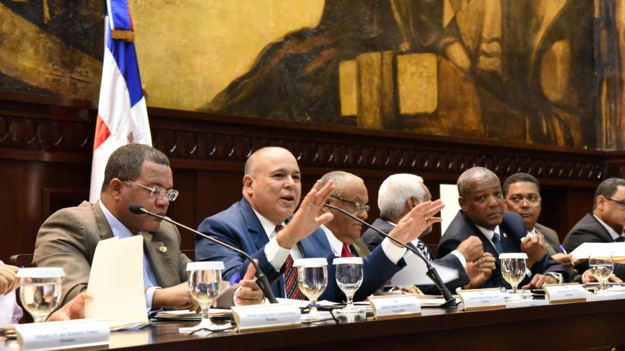 Acusan al PLD de formar una Cámara de Cuentas para mantener su control