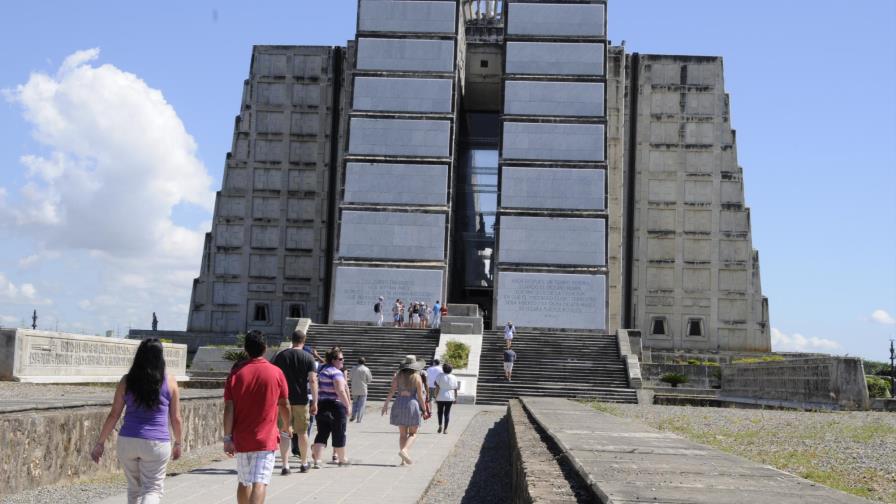 Poder Ejecutivo designa nuevo gobernador del Faro a Colón