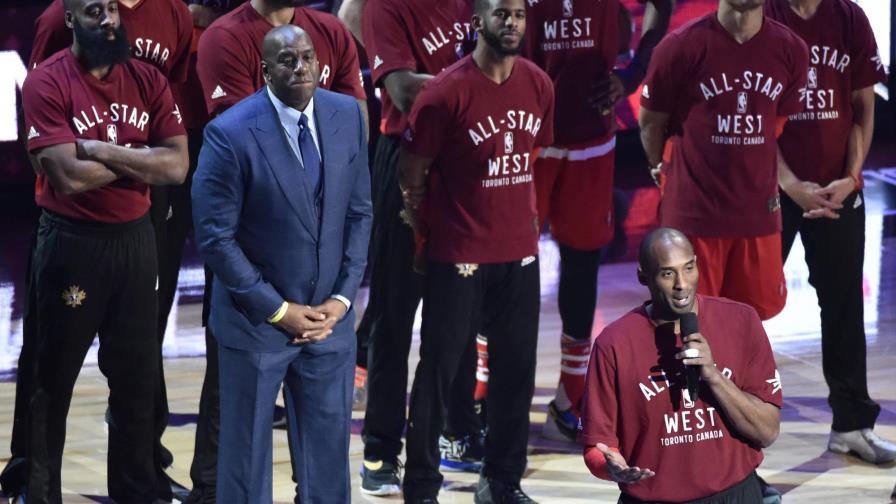 Cansados de una senda derrotista los Lakers traen a Magic Johnson de regreso