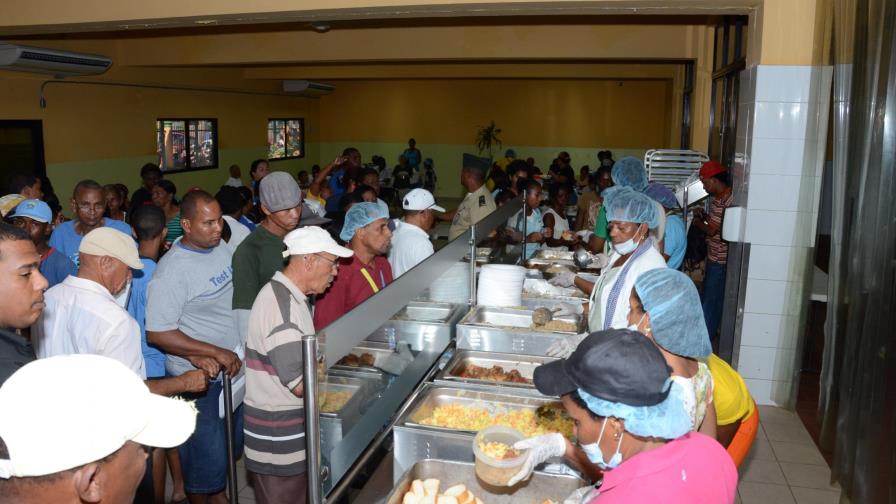 Gobierno invertirá RD$300 millones en ampliación de comedores económicos