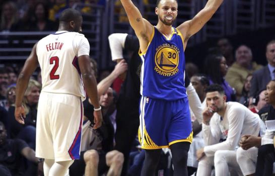 Los Warriors se imponen a los Clippers por 133-120; Curry anotó 29