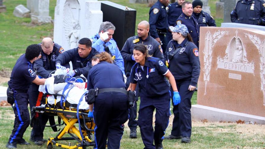 Anciano de 83 años se suicida sobre la tumba de su esposa