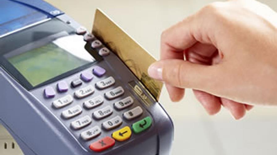 Apresan hombre comprando televisor con tarjeta clonada Apresan hombre comprando televisor con tarjeta clonada