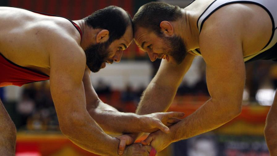 Luchadores de Estados Unidos impedidos de entrar a Irán