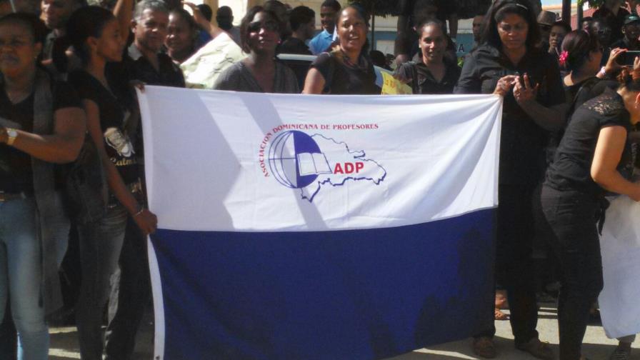 Con marchas en varios puntos del país, maestros arrancan plan para exigir alza salarial