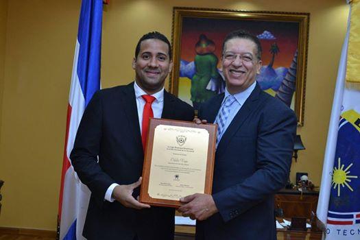 Liga Municipal reconoce a joven alcalde de Hato Mayor