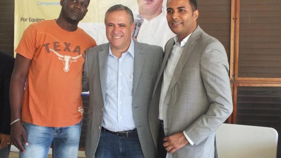 Escogen a Pedro Domínguez Brito presidente comité organizador nacional ajedrez Femenino Escogen a Pedro Domínguez Brito presidente comité organizador nacional ajedrez Femenino