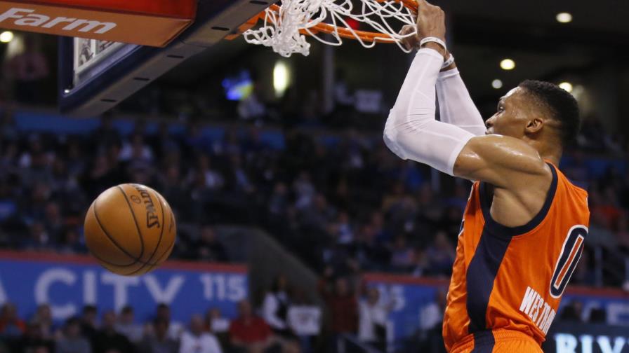 Westbrook propulsa triunfo de OKC con 42 puntos ante Blazers 