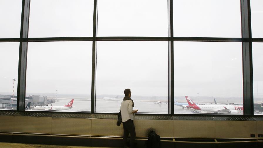 Casi 100 tecnológicas denuncian decreto antiinmigración ante la justicia