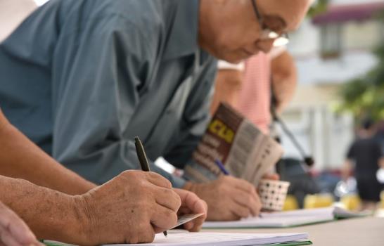 Ciudadanos continúan hoy firmando el Libro Verde por el fin de la Impunidad