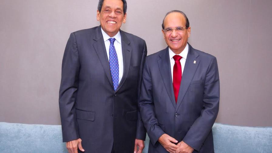 Presidente de la JCE recibe visitas de Amable Aristy y Pina Toribio