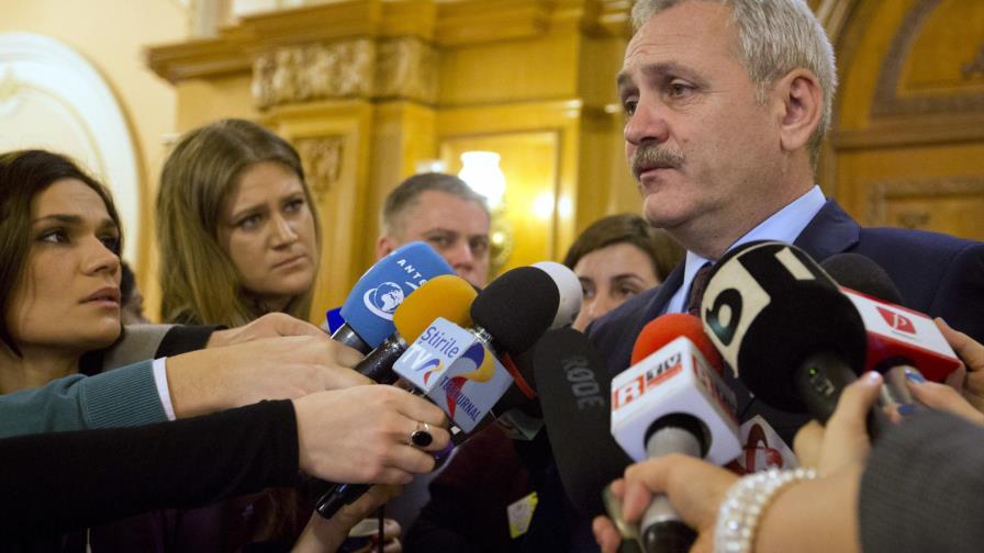 Gobierno de Rumania dice que no renunciará pese a protestas 