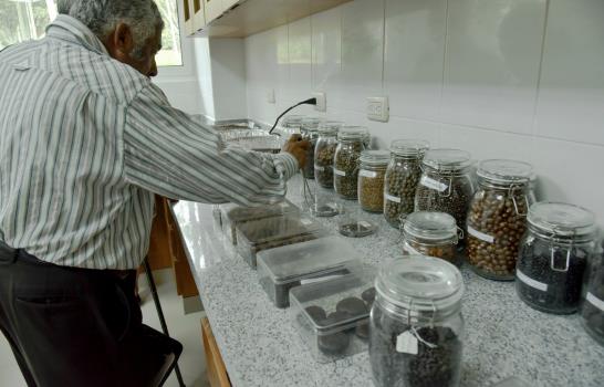El Botánico inaugura Banco de Semillas para conservar e investigar especies nativas