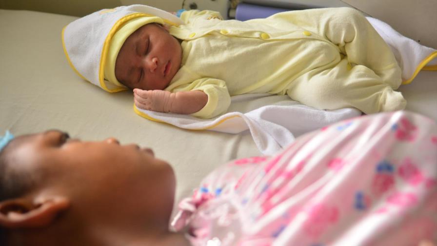 Aumento de licencia por maternidad genera diferencias de criterios Aumento de licencia por maternidad genera diferencias de criterios