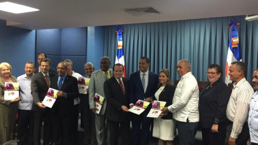 Empresarios de Puerto Plata solicitan reparación de carretera y solución a vertedero municipal Empresarios de Puerto Plata solicitan reparación de carretera y solución a vertedero municipal