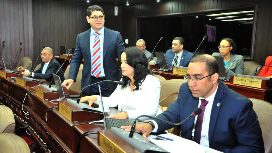 Diputados aprueban en segunda lectura proyecto que prohíbe uso de celular en las cárceles