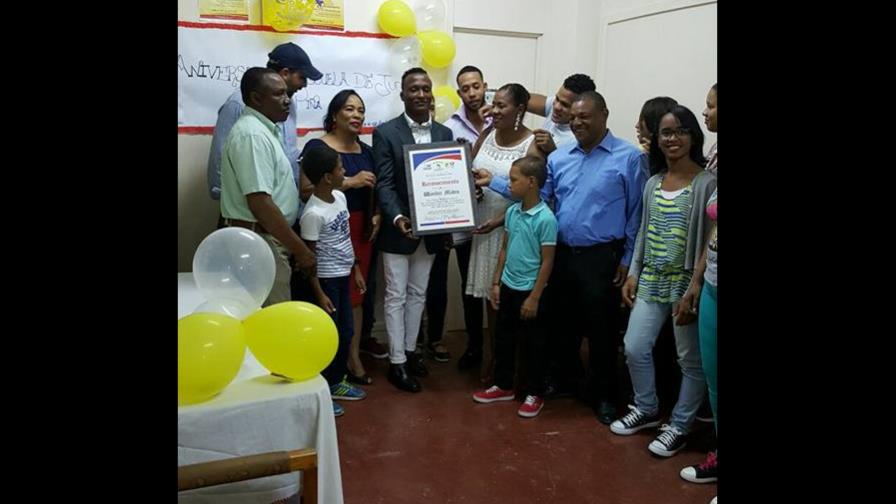 Escuela de inmortal Dulce Piña celebra logros en 10 años 