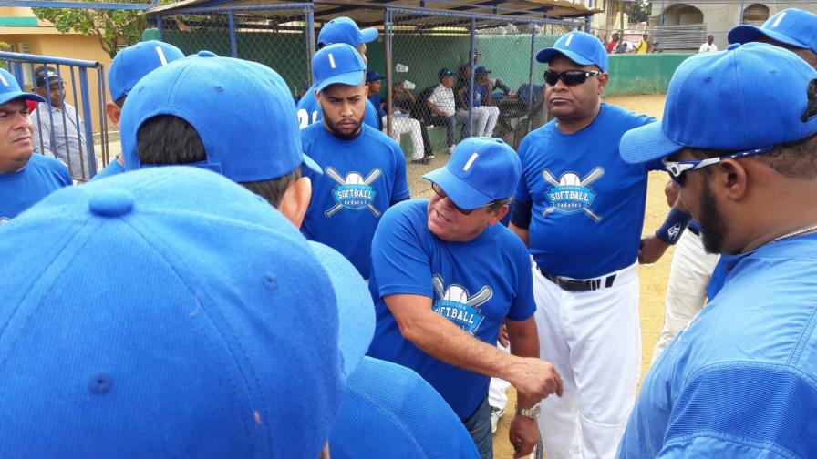 Indotel barre a Básima en serie amistosa de sóftbol