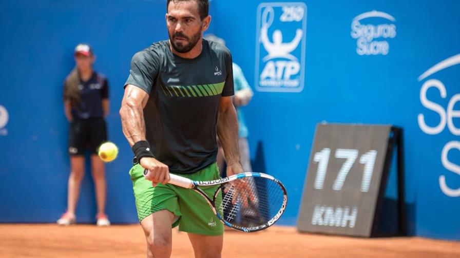 Víctor Estrella comienza con éxito la defensa de su bicampeonato en Quito 