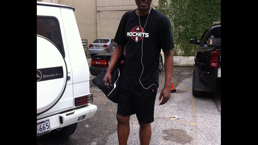 Olajuwon critica política migratoria de Trump y espera que rectifique