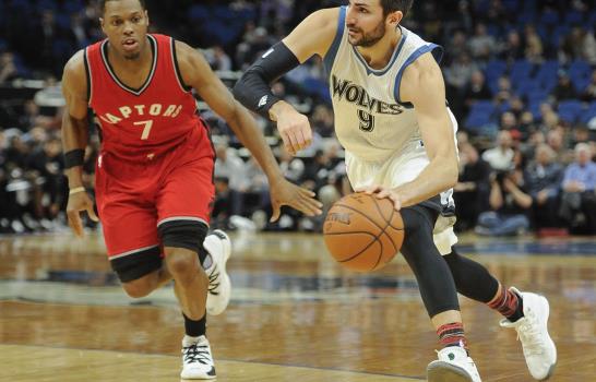 Con ‘doble doble’ de Towns, Wolves sorprenden a Raptors 