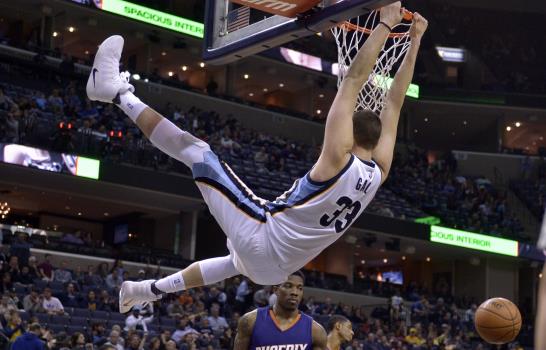 Durant y Thompson ayudan a Warriors a remontar ante Bulls 
