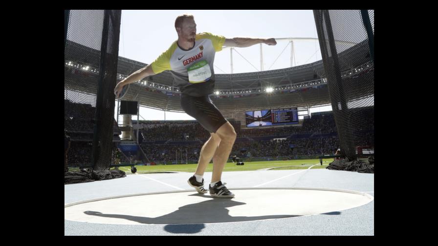 Harting, campeón mundial de disco, pide la dimisión del presidente del COI