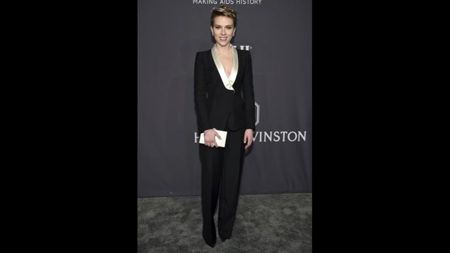 Scarlett Johansson reaparece en gala tras separación