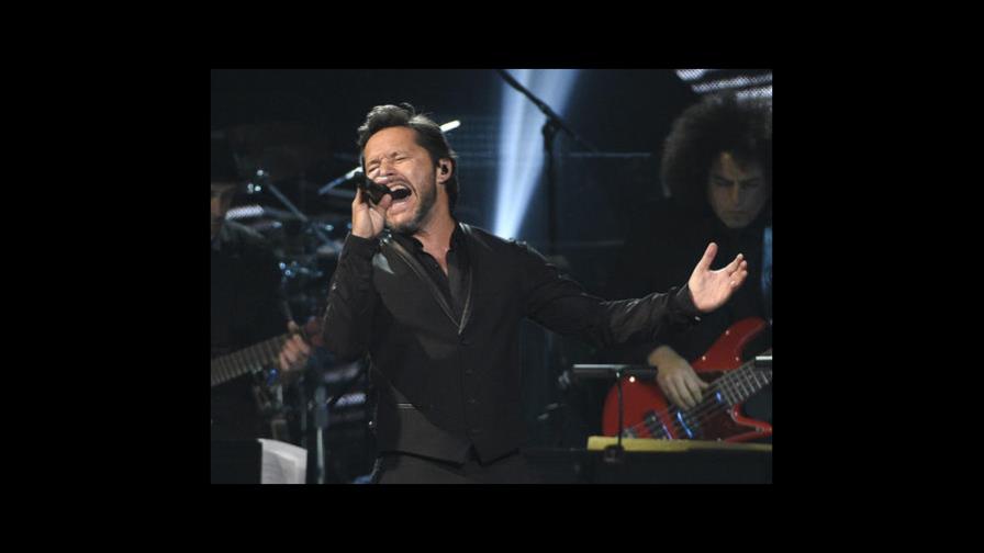 Diego Torres no asistirá al Grammy para estar con su familia