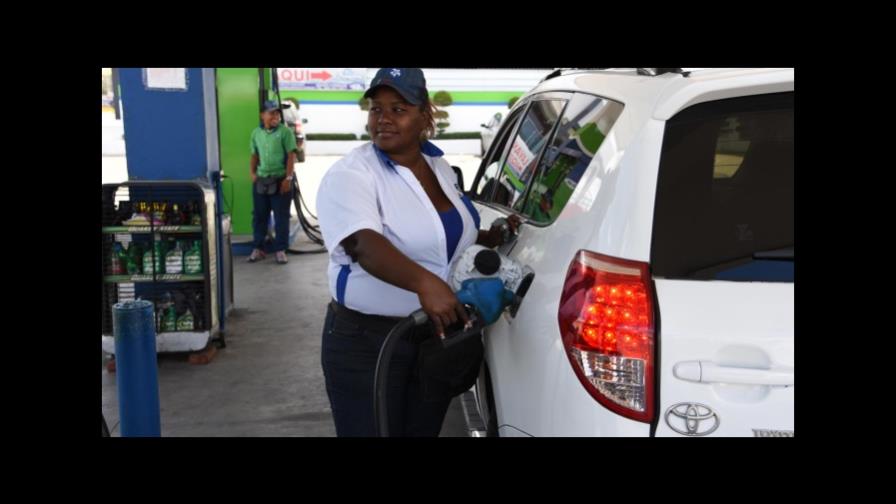 Aumentan RD$2.00 a los precios de la gasolina, gasoil, avtur y kerosene Aumentan RD$2.00 a los precios de la gasolina, gasoil, avtur y kerosene