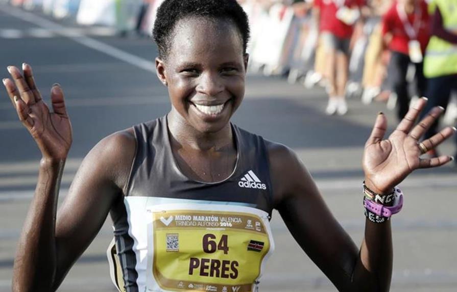 La keniana Peres Jepchirchir estable récord del mundo de semi-maratón