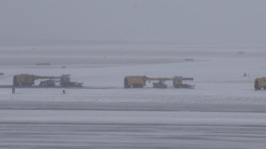 Explota motor de avión de aerolínea argentina en aeropuerto de Nueva York 