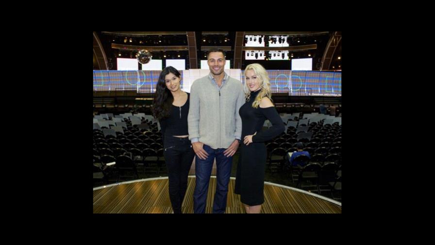 Hombre y mujer transgénero repartirán premios en los Grammy