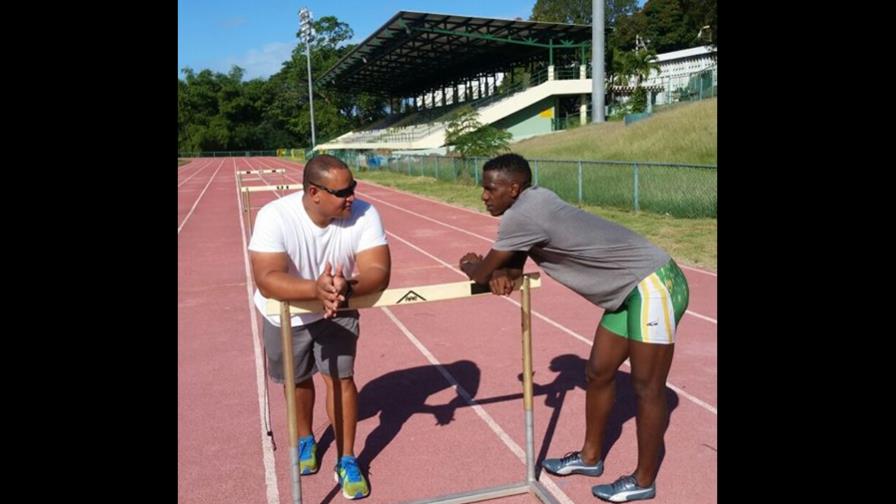 El dueño del récord de salto largo regresa tras dos años debido a lesión El dueño del récord de salto largo regresa tras dos años debido a lesión