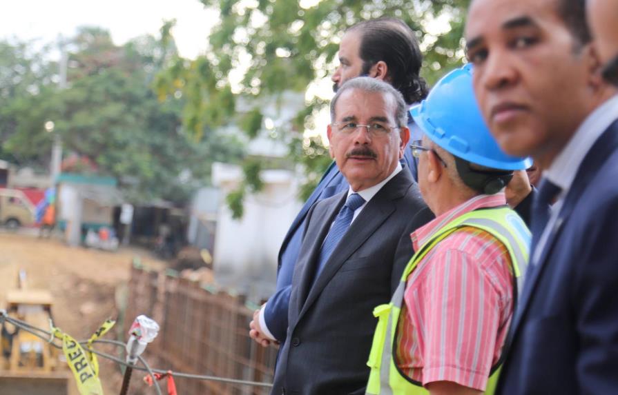 Danilo Medina visita de sorpresa construcción Ciudad Sanitaria Luis Eduardo Aybar