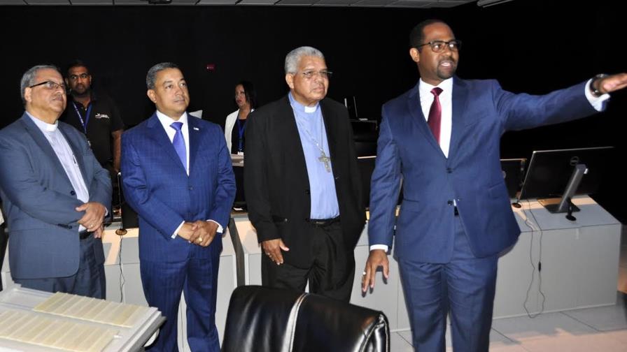 Monseñor Francisco Ozoria elogia instalaciones y funcionamiento del IDAC