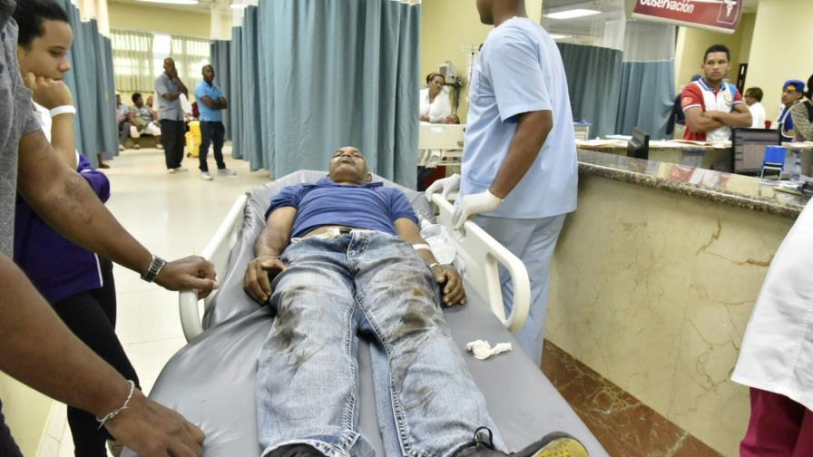 Está estable el hombre que se desmayó y cayó a los rieles del Metro 