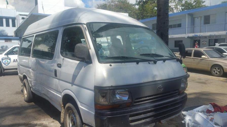 Policía recupera autobús y piezas robadas en cabildo de Hato Mayor