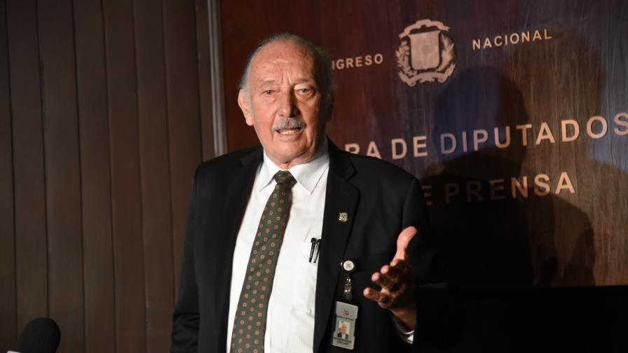 Diputado Fidel Santana pide una explicación por cancelación visa EE.UU.