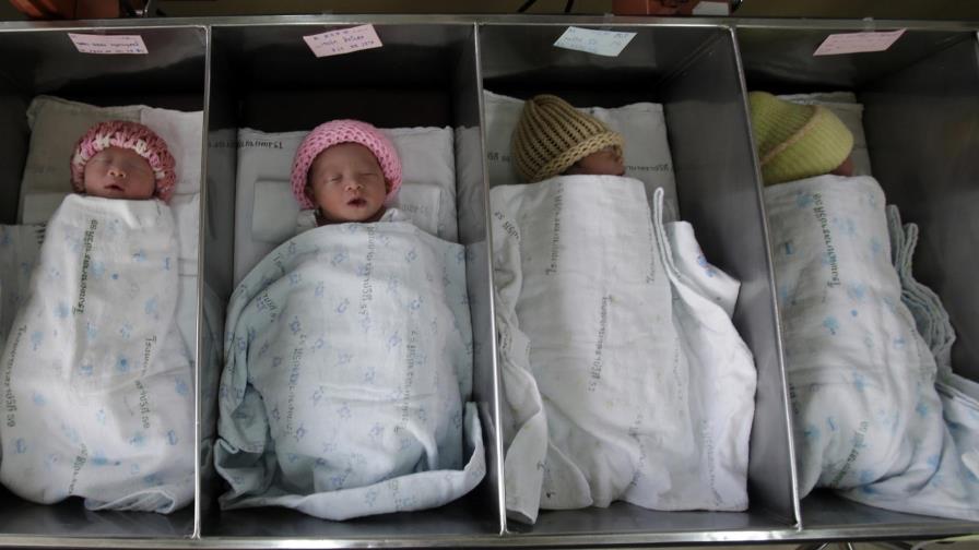 Tailandia reparte vitaminas prenatales por San Valentín 