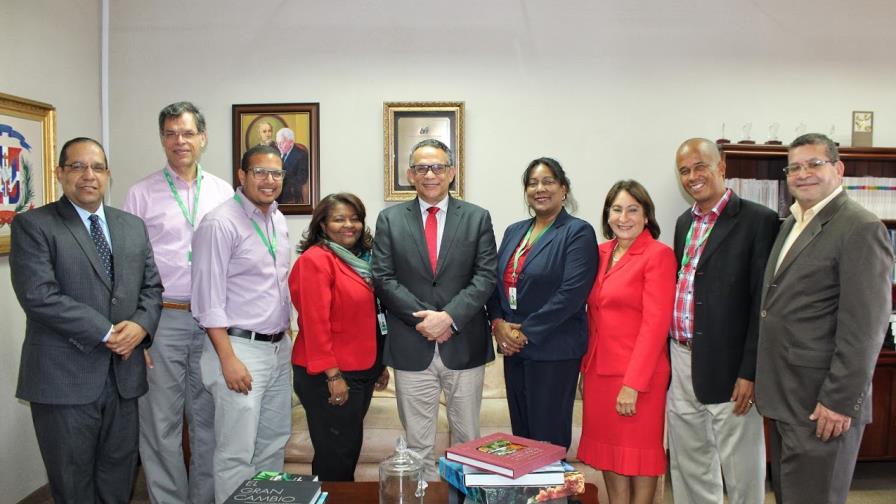 Ventura Camejo felicita a departamentos del MAP por resultados en el Sistema de Monitoreo Gubernamental 