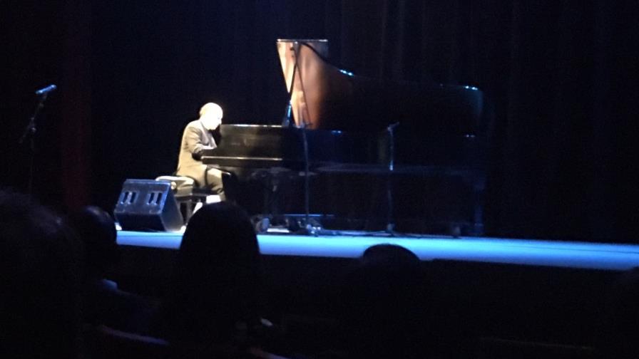 Camilo arrancó aplausos en su concierto “Solo piano” en el Teatro Nacional