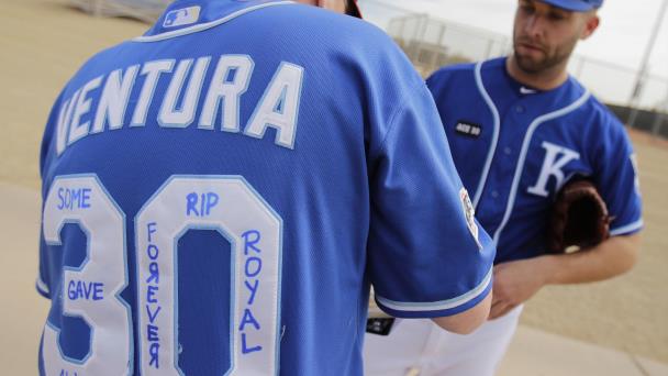 Al parecer Yordano Ventura manejaba sin cinturón de seguridad y bajo una  fuerte neblina, TUDN MLB