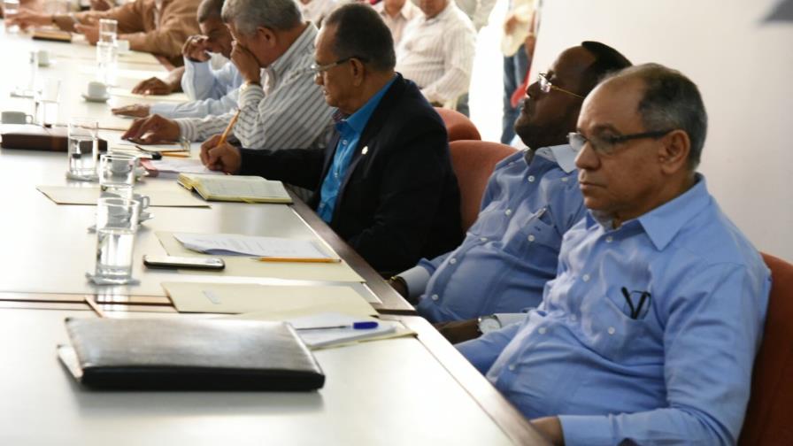 Se mantiene el tranque entre trabajadores y patronos por alza salarial