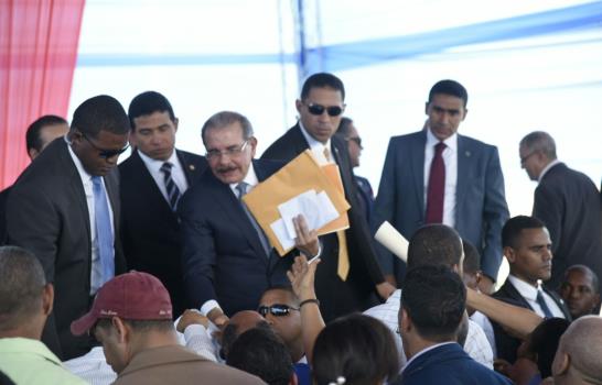 Presidente Medina entrega dos escuelas y una estancia infantil en la Línea Noroeste