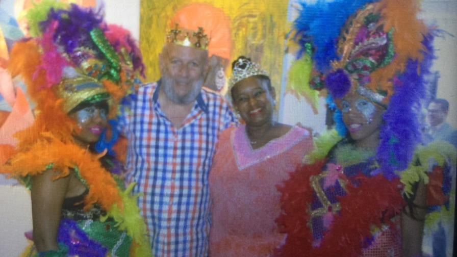 Freddy Ginebra y la folklorista Senia Rodríguez son coronados reyes del Carnaval del Distrito Nacional