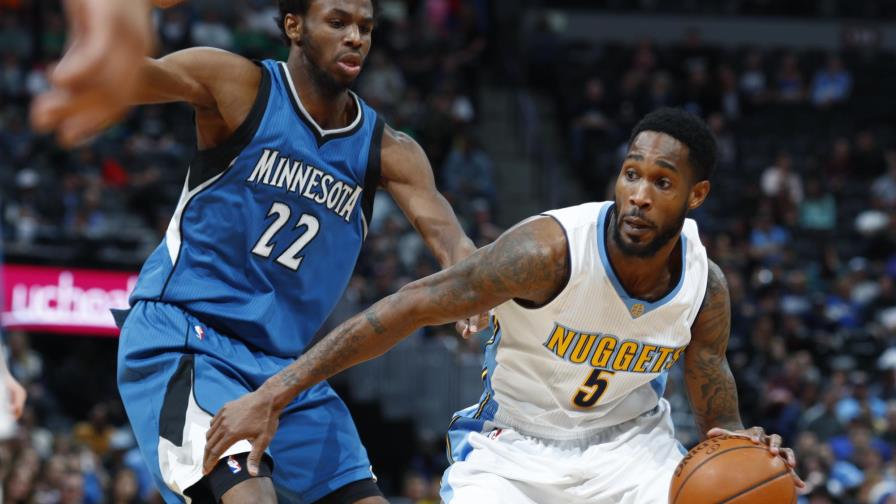 Towns y Wiggins guían a Wolves en triunfo ante Nuggets 